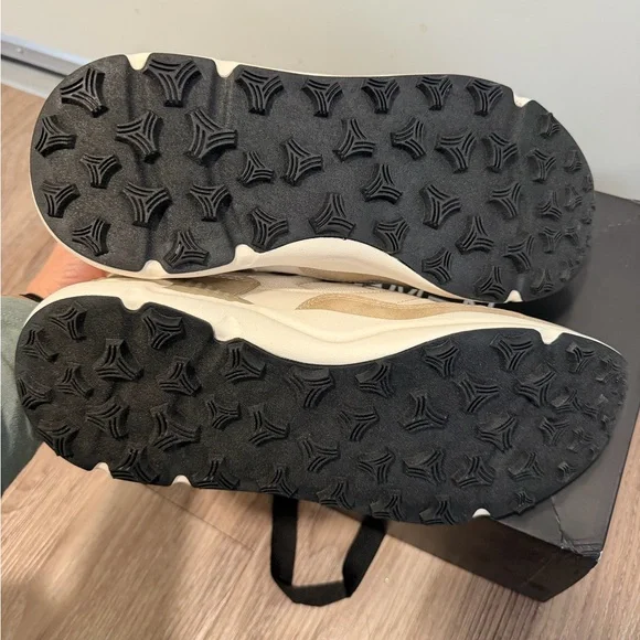 Fashion Nova Men's Sneakers in Cream and Tan - Picture 5 of 7